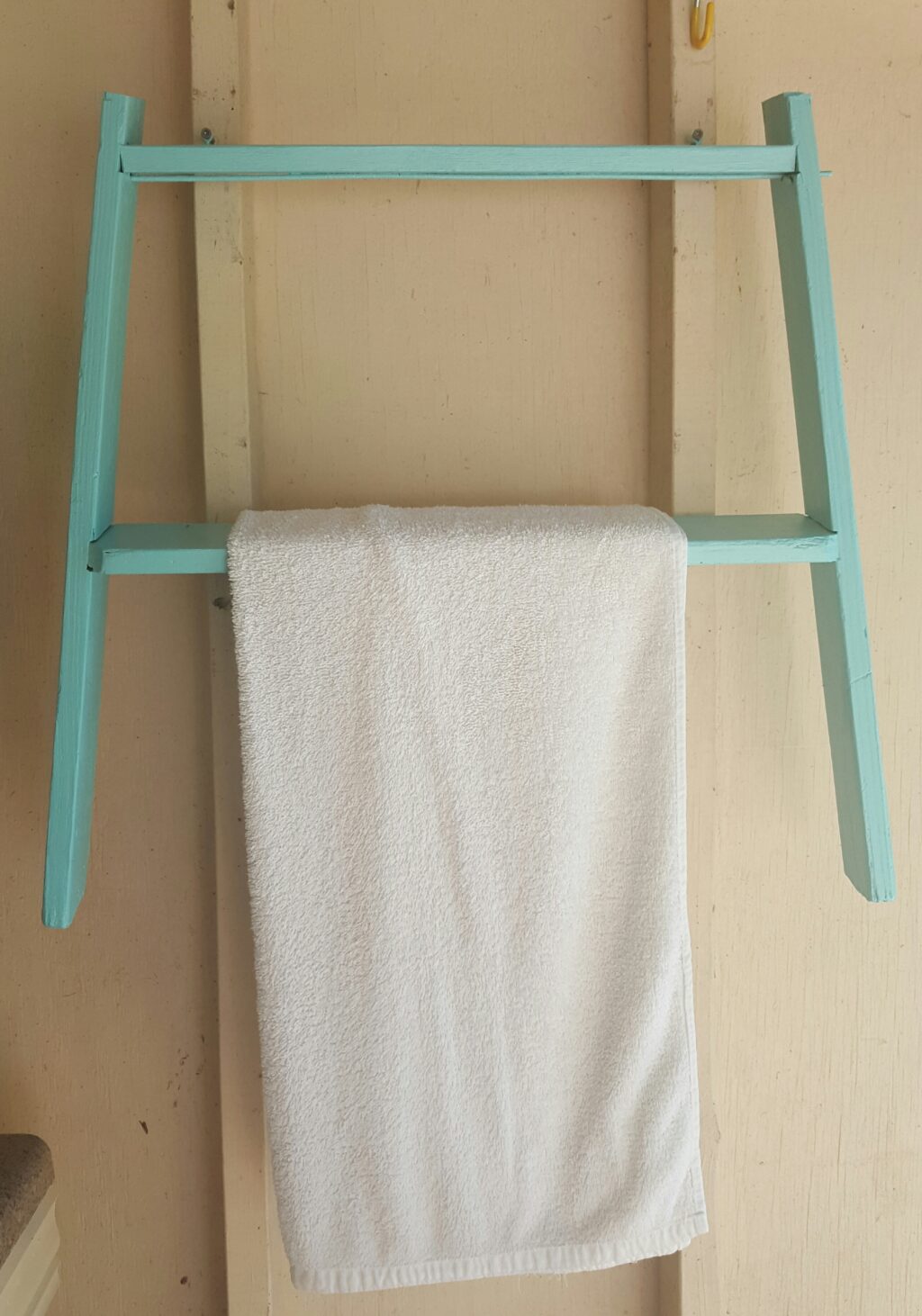 Upcycled Ladder Project Two: Shabby Chic Towel Rack For My She-Shed