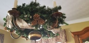 20171126_143450 chandelier wreath