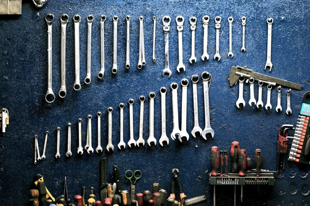 4 Easy Ways To Tidy Up and Organize Your Garage