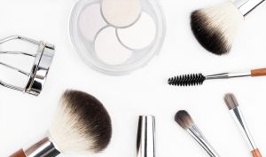 clean makeup brushes