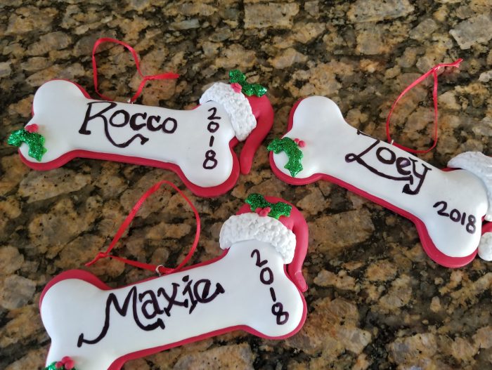 Under $2 Christmas Gift: DIY Personalized Christmas Ornaments