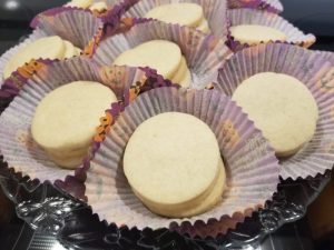 pumpkin spice shortbread cookies