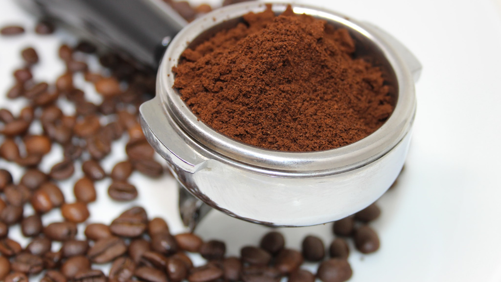 Coffee Beans vs Ground Coffee: Weighing the Pros and Cons
