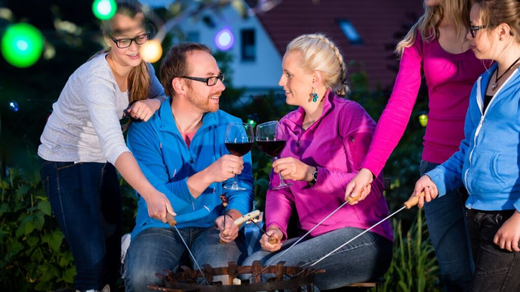 Family Night: 5 Easy Tips to Prepare the Backyard for Fun