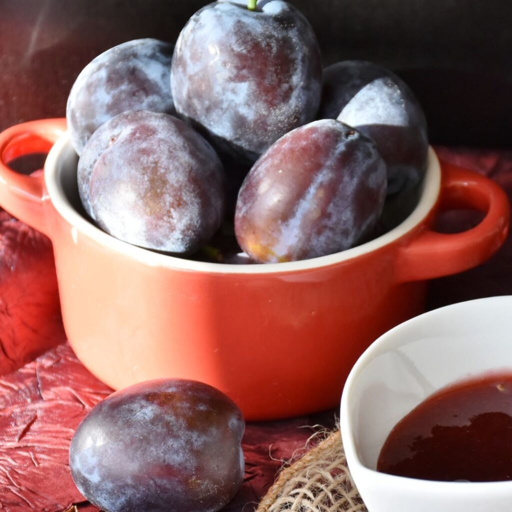 Plum Jelly: Recipe and canning instructions | DIY Home Garden